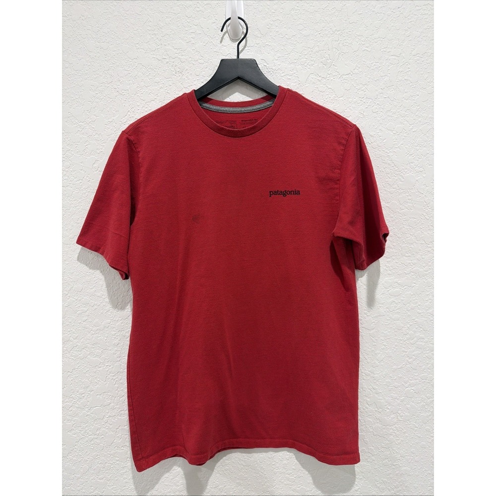 Patagonia Flawed Red T-shirt Regular Fit Mens Size Small
